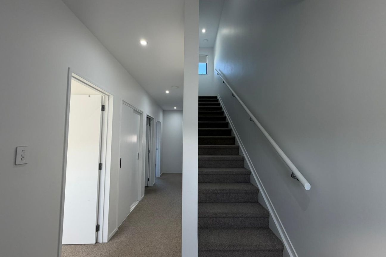 Spacious Three Bedroom Property In Henderson - Widok 4