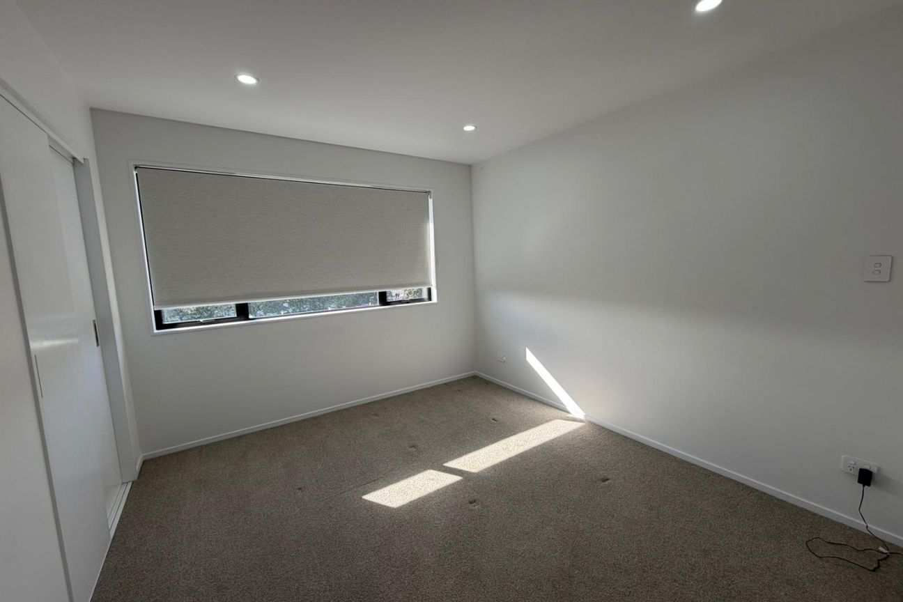 Spacious Three Bedroom Property In Henderson - Widok 6