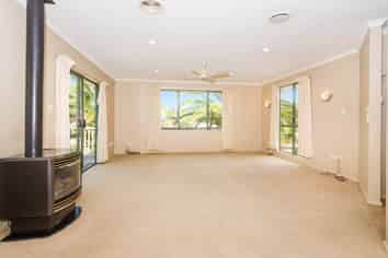 7 Daldys Bush Lane, Bayview