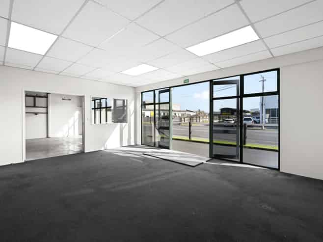Warehouse, office & showroom opportunity