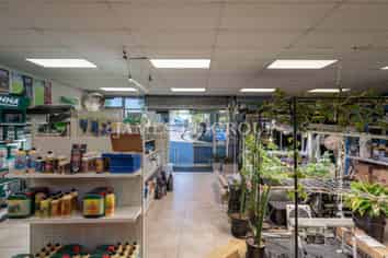 CENTRAL PARK DRIVE -  TRADE RETAIL WAREHOUSE