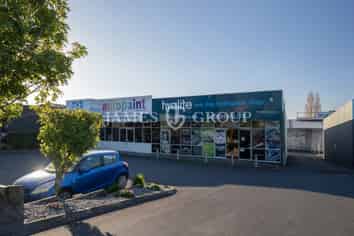 CENTRAL PARK DRIVE -  TRADE RETAIL WAREHOUSE