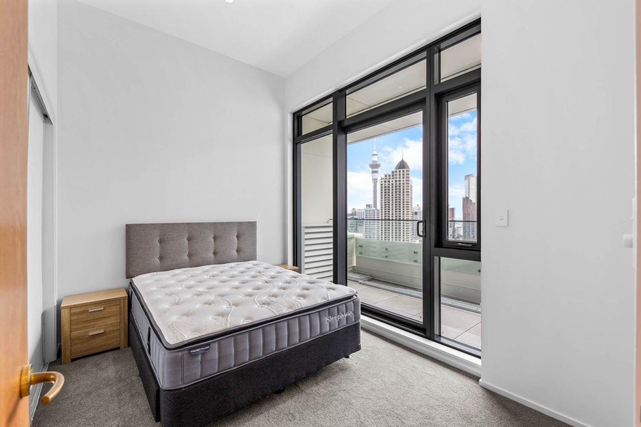 Penthouse  Apartment in the Iconic Connaught B... - Mehr