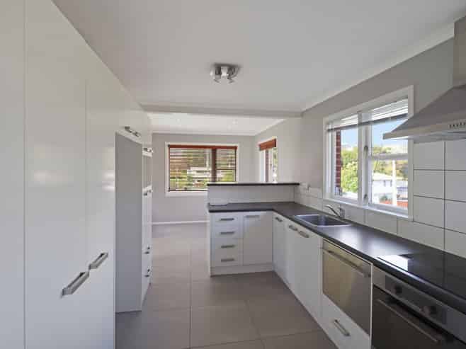 33 Victory Crescent , Tawa