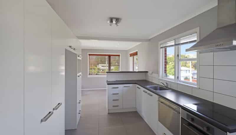 33 Victory Crescent , Tawa