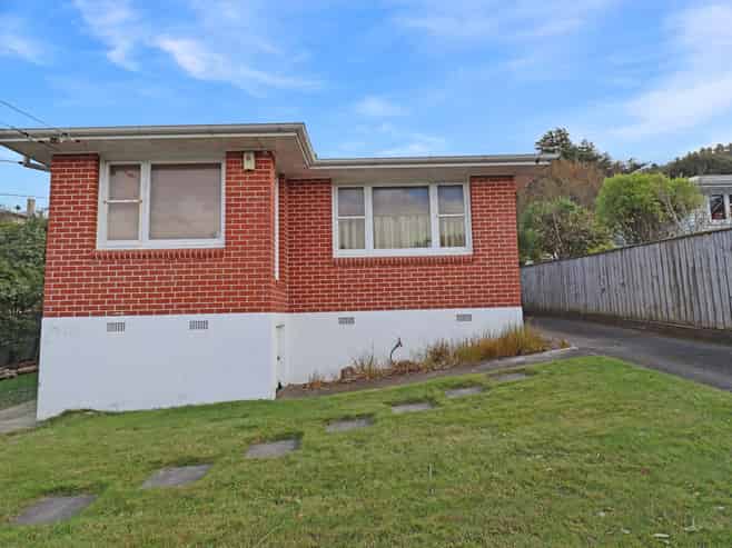 33 Victory Crescent , Tawa