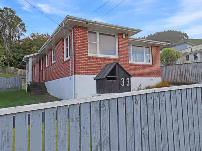 33 Victory Crescent , Tawa