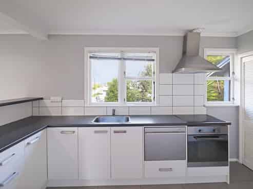 33 Victory Crescent , Tawa