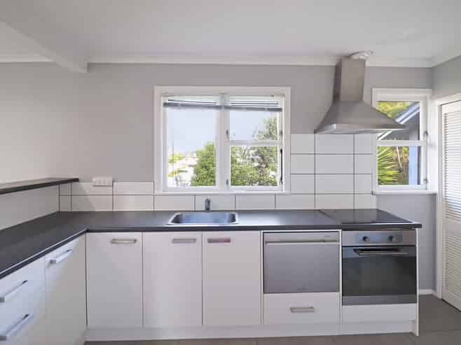33 Victory Crescent , Tawa