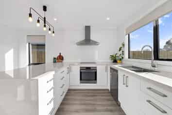 8 Redhaven Rise, Netherby