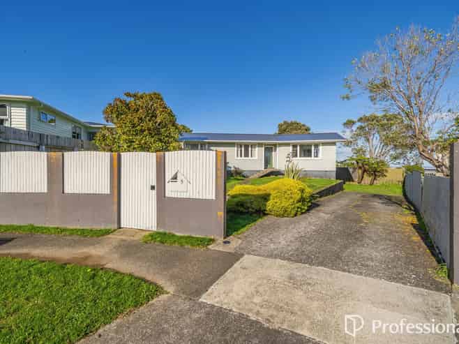 5 Holly Grove, Maungaraki