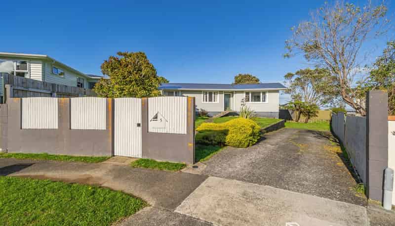 5 Holly Grove, Maungaraki