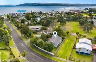 14 Shearwater Street, One Tree Point
