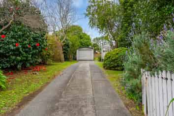 14 Shearwater Street, One Tree Point
