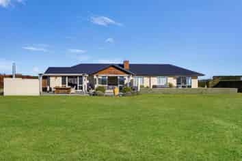 14 Hayfield Terrace, Cust