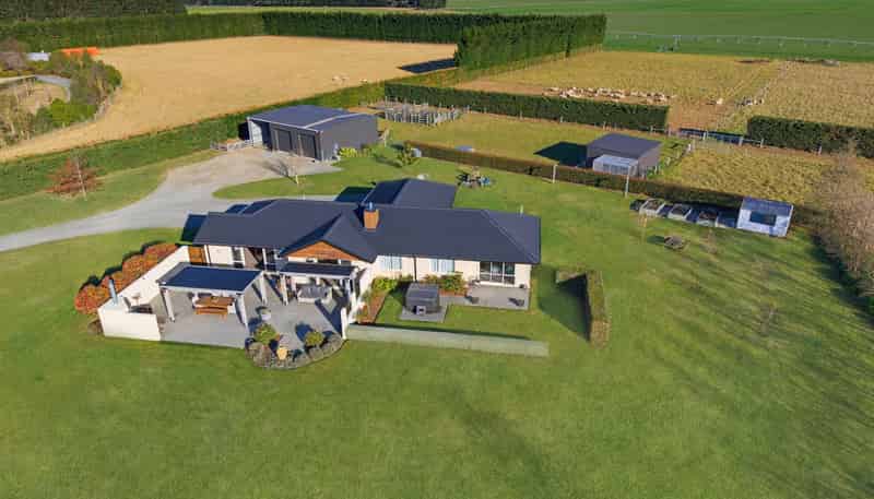 14 Hayfield Terrace, Cust