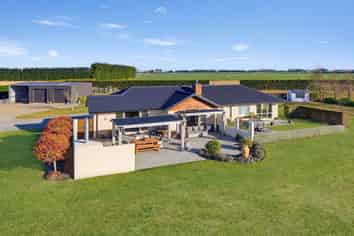 14 Hayfield Terrace, Cust