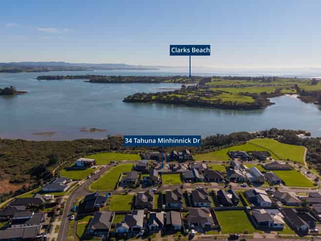 34 Tahuna Minhinnick Drive, Glenbrook