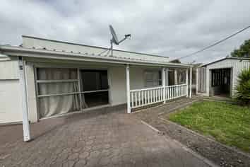 18 Tinirau Street, Whanganui East