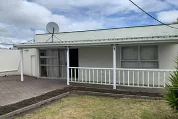18 Tinirau Street, Whanganui East