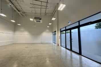 PRIME HIGH STUD RETAIL / ENTERTAINMENT

