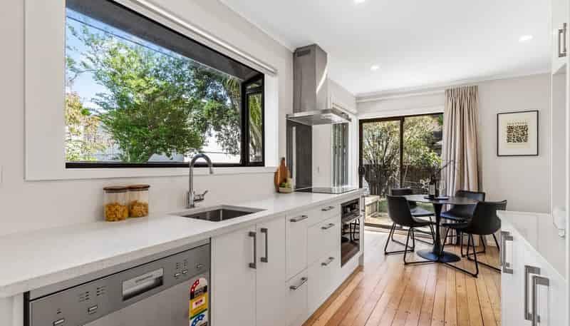 82A Riversdale Road, Avondale