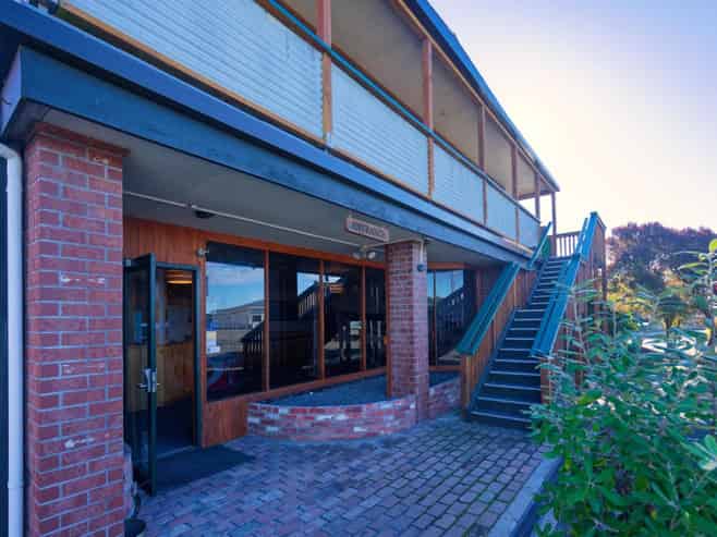 Dusky lodge backpackers investment opportunity