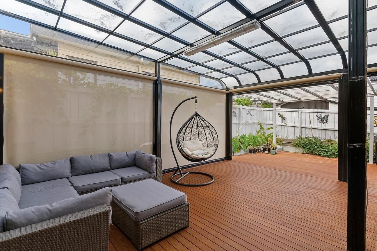 Executive Family Living with Separate Granny Flat in Prime Flat Bush Location! – pohled 4