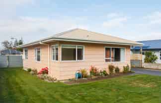 8 South Street, Feilding