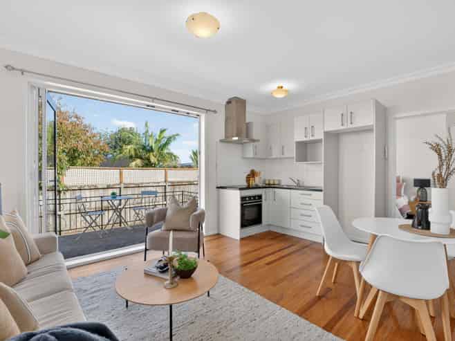 4/6 Edison Place, Saint Heliers