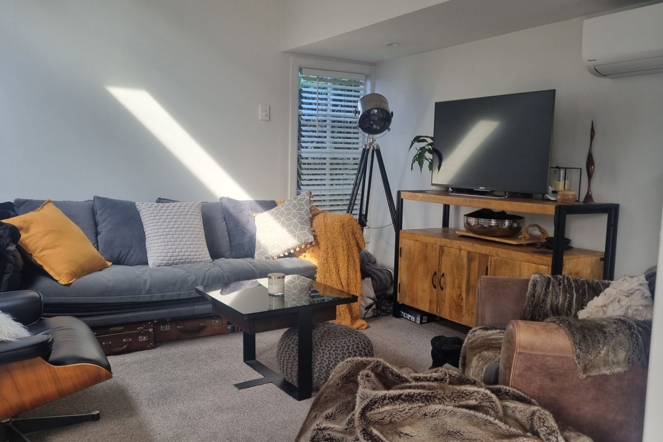 Gorgeous 1860's Two Bedroom Cottage! - Widok 2
