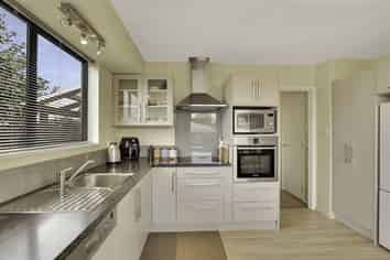 10a Tamarisk Place, Parklands