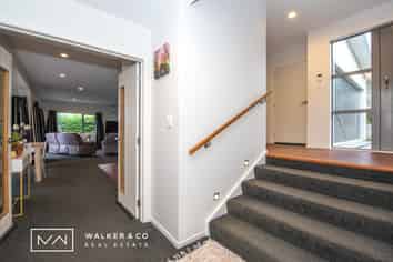 29 McEwen Crescent, Riverstone Terraces