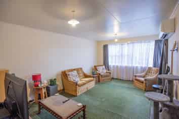 16 Great North Road, Winton