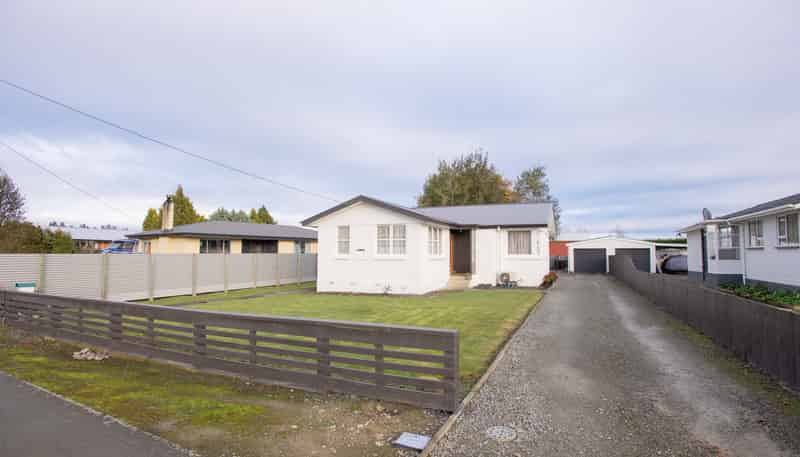 16 Great North Road, Winton