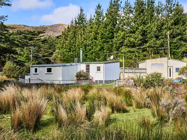 512 South Makara Road, Makara