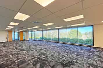 MODERN MANGERE OFFICE
