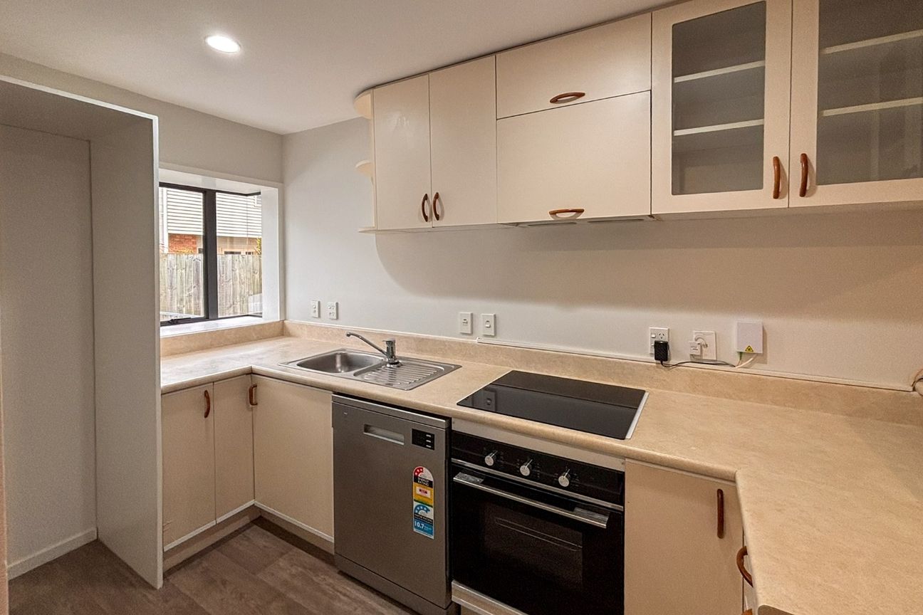 Three Bedroom Townhouse, New Carpet & Quality Appliances! – pohled 2