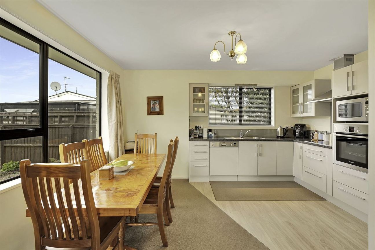 Family Home on a Huge Section – pohled 2