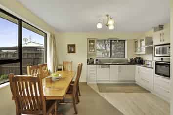 10a Tamarisk Place, Parklands