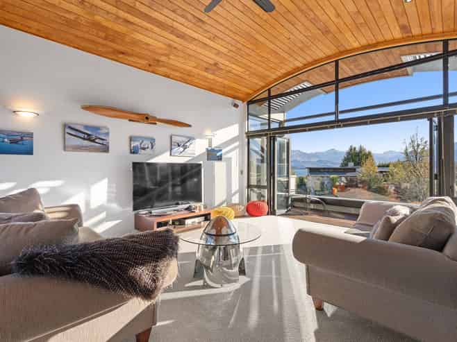 8 Penrith Park Drive, Wanaka