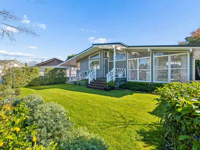 12 Chibnall Place, Conifer Grove