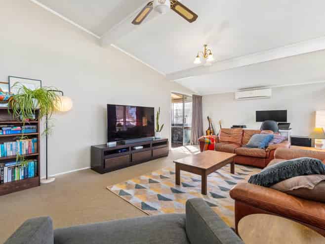 12 Chibnall Place, Conifer Grove
