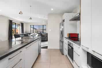 11 Ridgeway Avenue, ROLLESTON