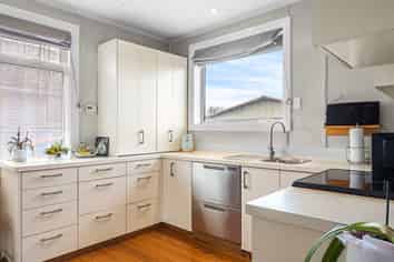25 Avro Crescent, Hornby