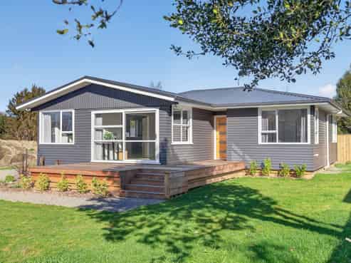 9 Lyttle Way, Featherston