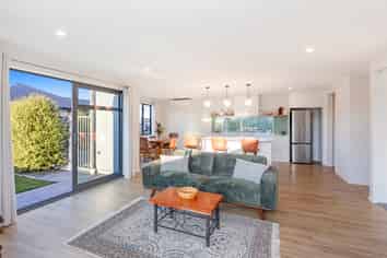 25 Gemstone Place, Rolleston