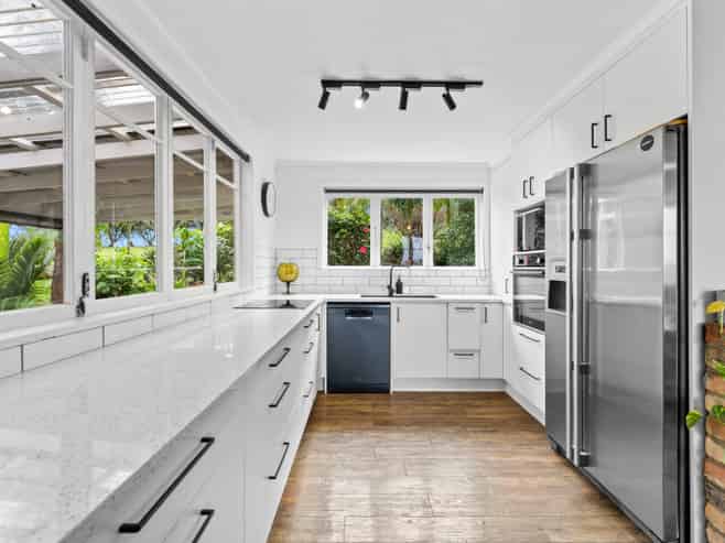 330 Franklin Road, Paparoa