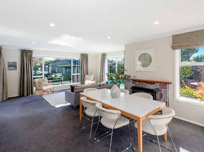 17 Ilfracombe Place, Burnside