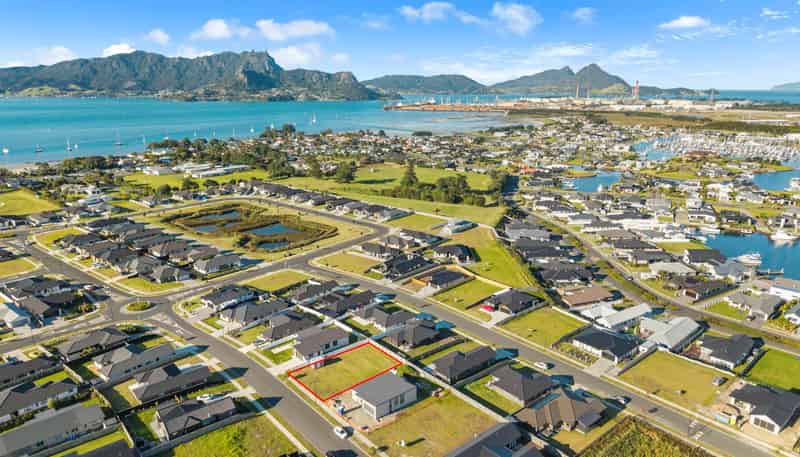 21 Te Piriti Road, One Tree Point